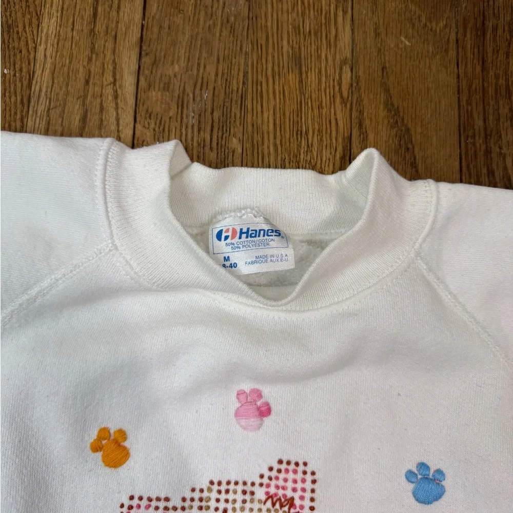 Vintage Hanes Sewn Kitten Pattern Playing Yarn White Size Medium Colorful - Picture 6 of 8